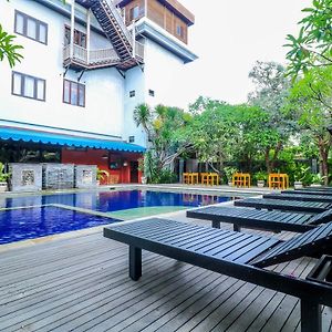 Capital O 2114 Grand Jimbaran Boutique Hotel